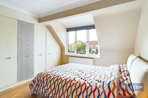 PRINCILE BEDROOM (Third Floor)