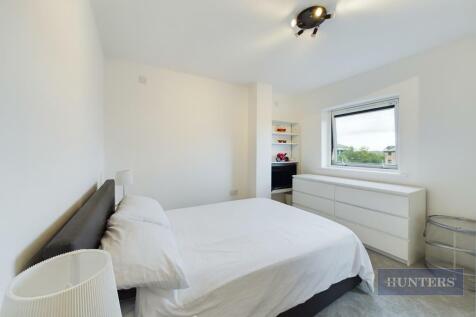 CAM01635G0-PR0299-STILL013.jpg