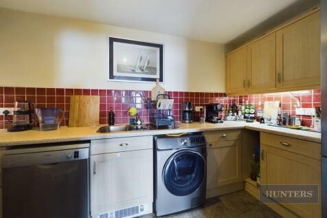 CAM01635G0-PR0285-STILL011.jpg