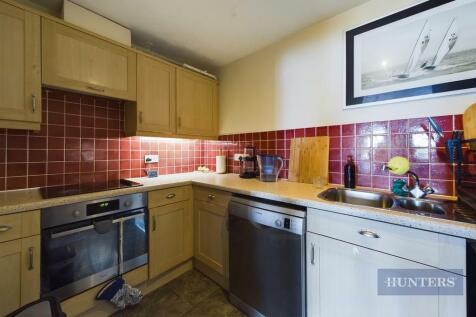 CAM01635G0-PR0285-STILL012.jpg