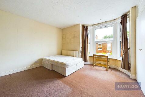 CAM01635G0-PR0222-STILL032.jpg