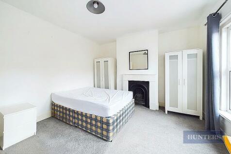 CAM01635G0-PR0217-STILL018.jpg
