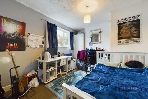 CAM01635G0-PR0136-STILL013.jpg