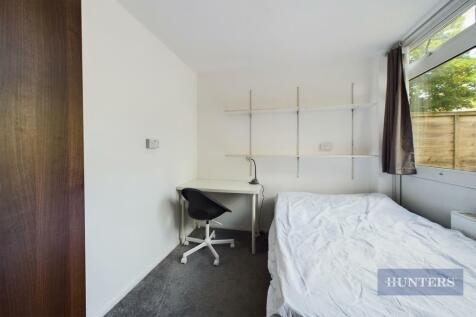 CAM01635G0-PR0295-STILL022.jpg