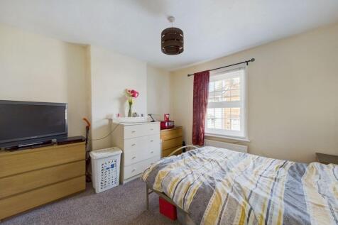 CAM01635G0-PR0043-STILL072.jpg