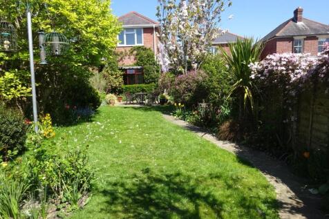 Back garden looking back to house.JPG