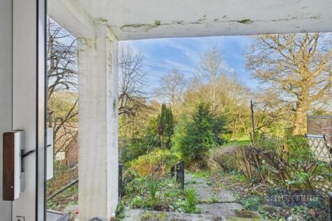 CAM05152G0-PR0062-STILL014.jpg