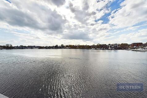CAM01635G0-PR0175-STILL030.jpg