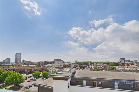CAM05152G0-PR0091-STILL033.jpg