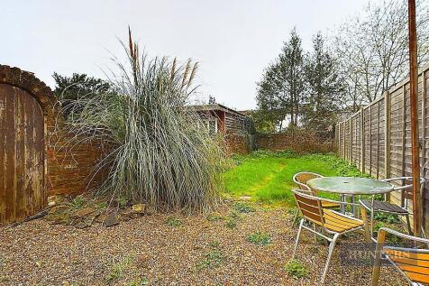 CAM01635G0-PR0153-STILL007.jpg