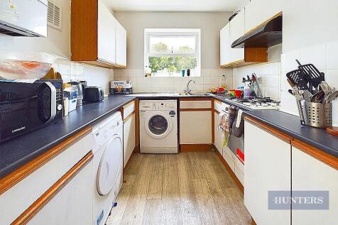CAM01635G0-PR0212-STILL003.jpg