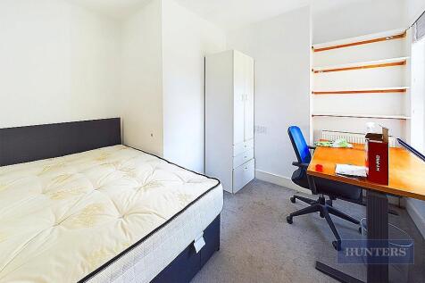CAM01635G0-PR0212-STILL012.jpg