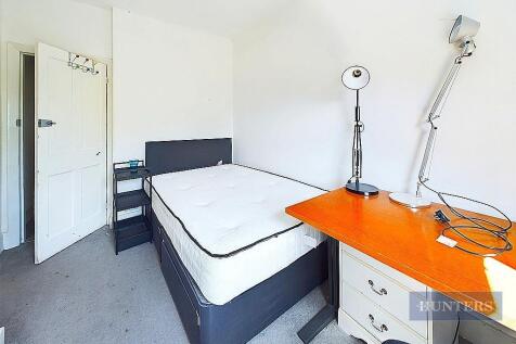 CAM01635G0-PR0212-STILL008.jpg