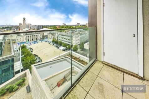 2a00bdf2-CAM05152G0-PR0176-STILL005.jpg
