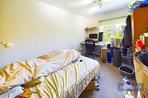 CAM01635G0-PR0192-STILL018.jpg