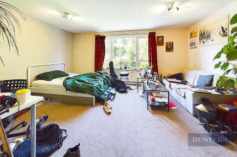 CAM01635G0-PR0192-STILL012.jpg