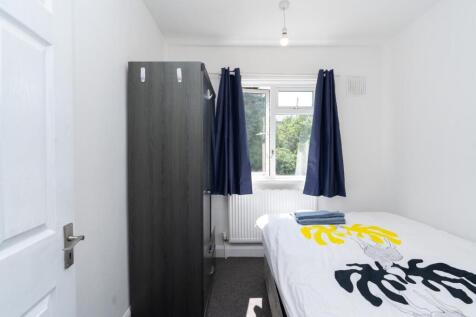 Laburnum Road 04654.jpg