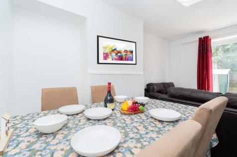 Laburnum Road 04621.jpg