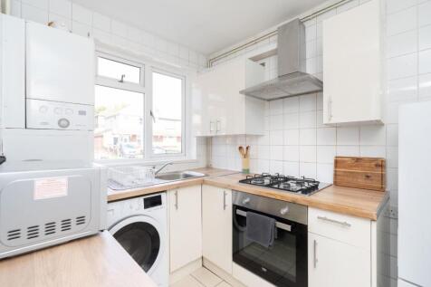 Laburnum Road 04635.jpg