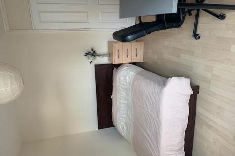 thumbnail_Room 4.jpg