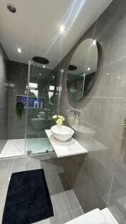 En Suite Bathroom