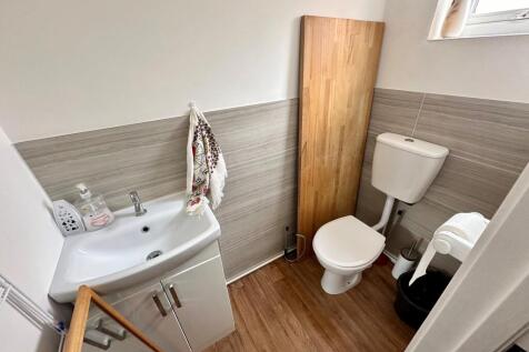 downstairs wc