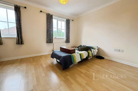 35712a38-BEDROOM