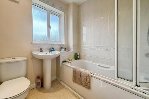 d829ed8f-BATHROOM
