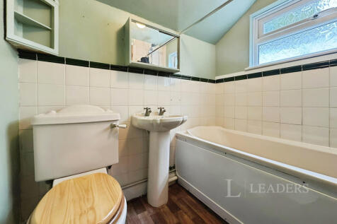 4927f608-Bathroom