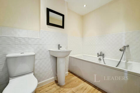 4e18050b-bathroom