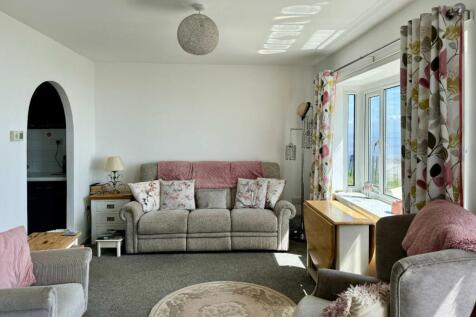 Open Plan Lounge/Dining
