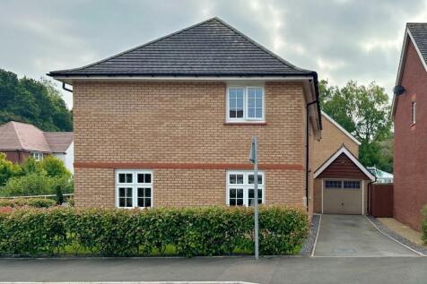 Driveway/Garage