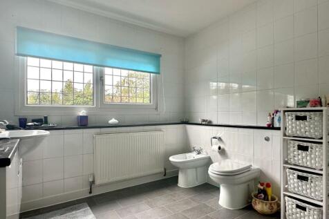 First Floor Bathroom