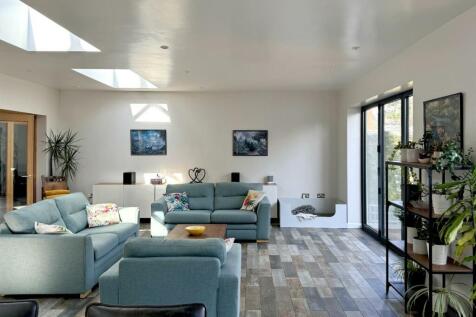 Open Plan Living/Dining