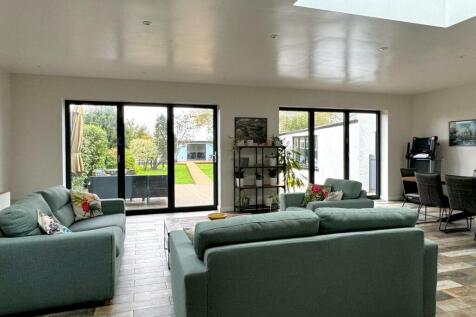 Open Plan Living/Dining