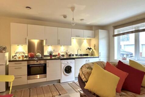 Lounge/Dining/Kitchen