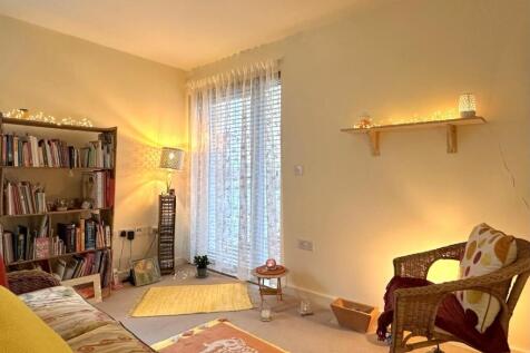 Lounge/Dining/Kitchen