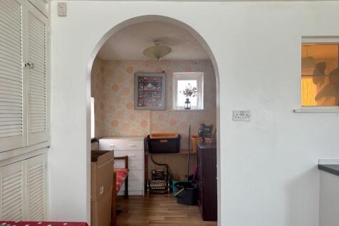 Kitchen through to Breakfast Room