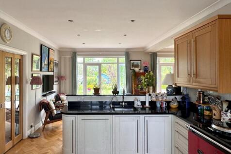 Kitchen/Breakfasting/Living Room