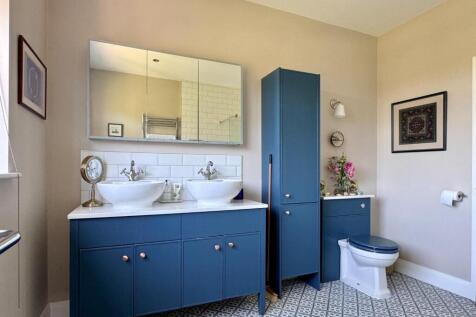 En-Suite 1