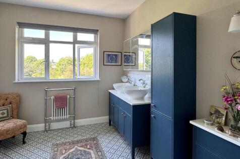 En-Suite 1
