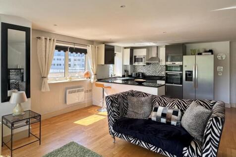 Lounge/Dining/Kitchen
