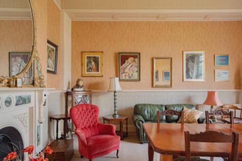 Dining Room/Bedroom 3