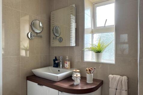En-Suite 1