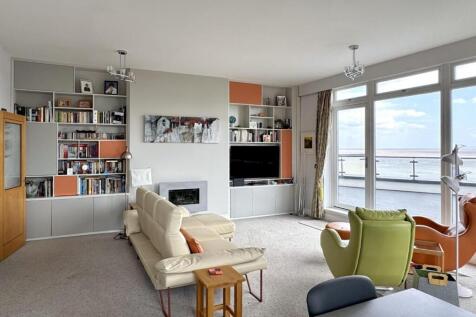 Open Plan Lounge/Dining/Kitchen