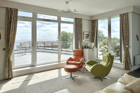 Open Plan Lounge/Dining/Kitchen