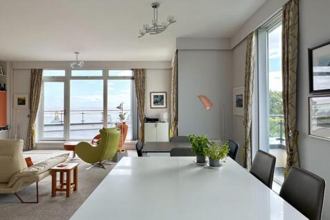 Open Plan Lounge/Dining/Kitchen