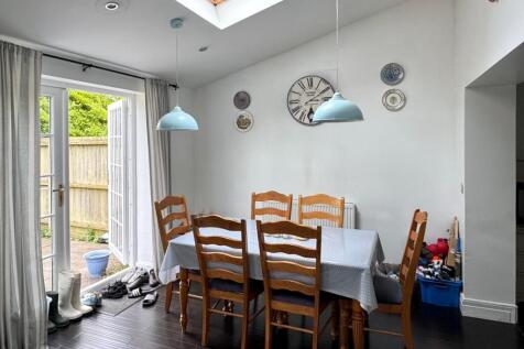 Kitchen/Dining