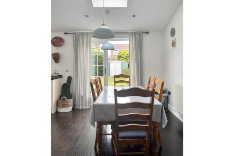 Kitchen/Dining