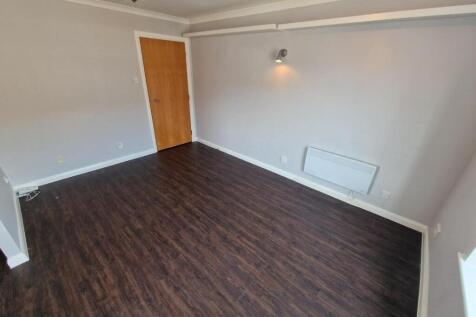 Living Room - 1.jpg